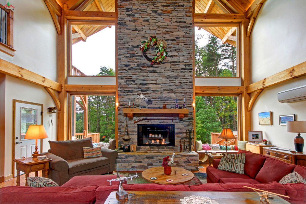 高端重型木别墅外观设计带超大露台与石材烟囱