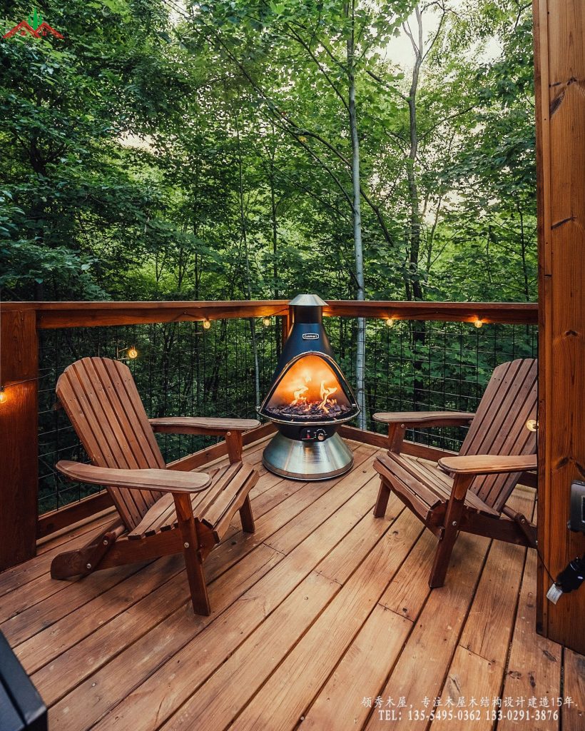木屋户外露台带真火小壁炉