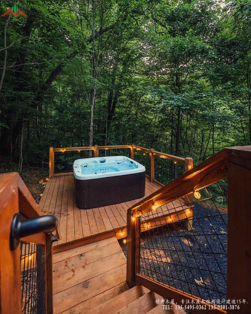 木质平台放户外泡池