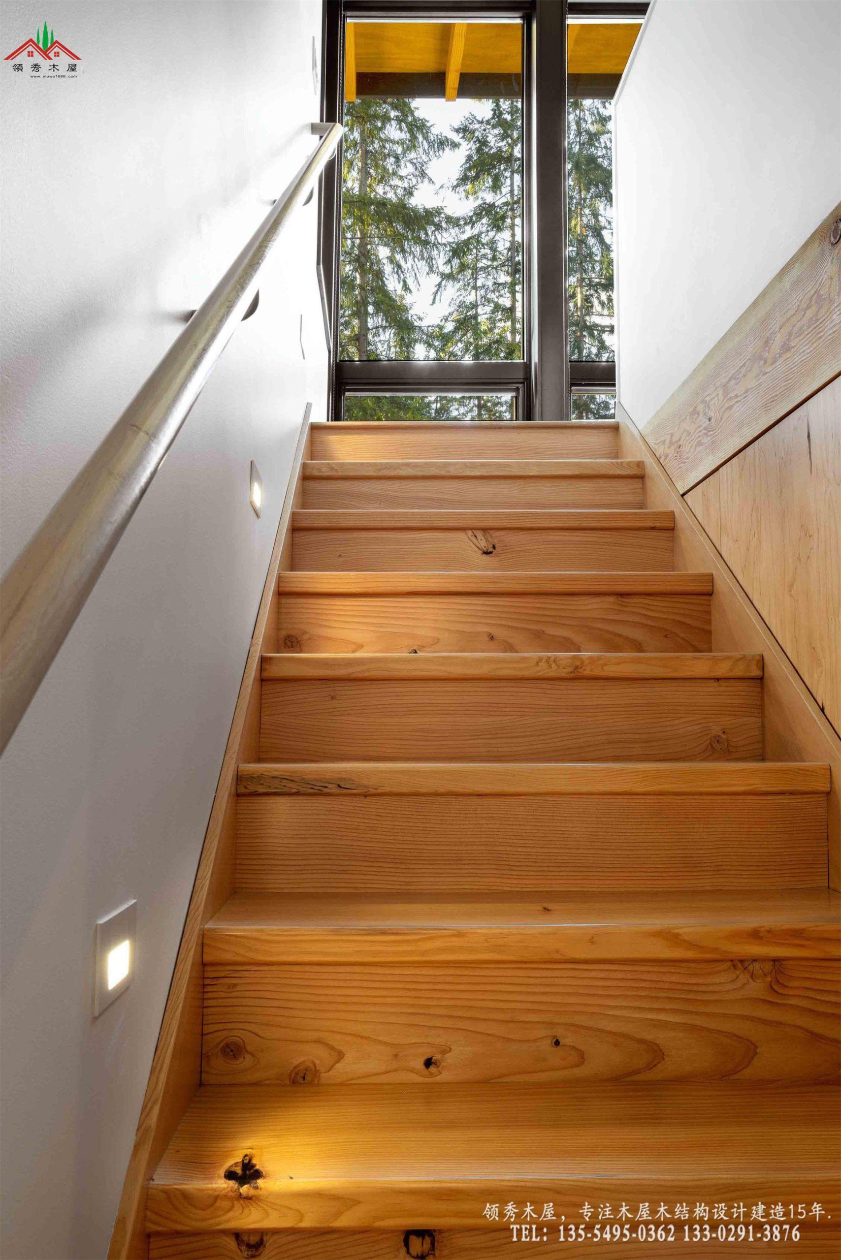 现代森林木屋-室内木质楼梯踏板特写01