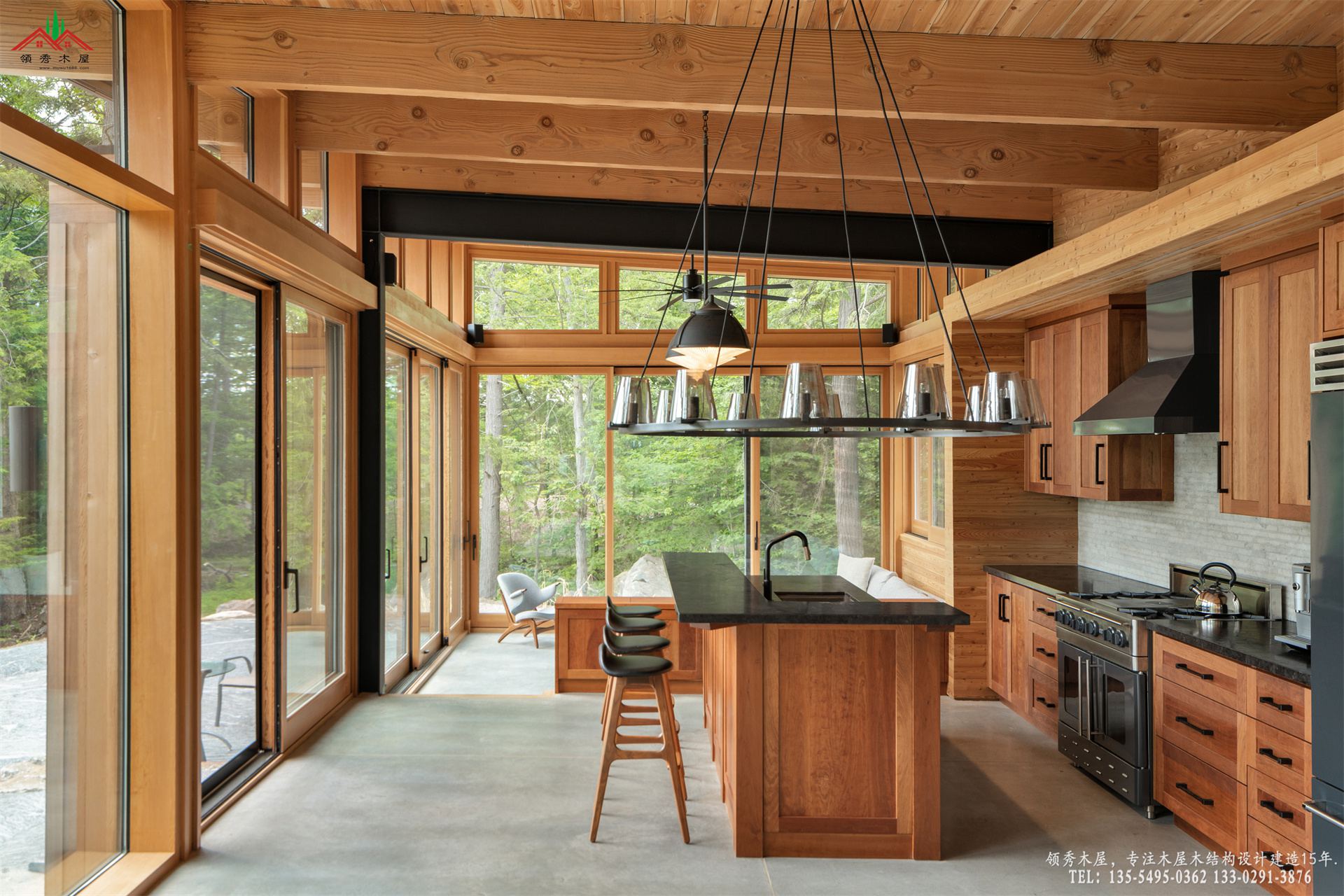 现代实木中岛厨房设计特写