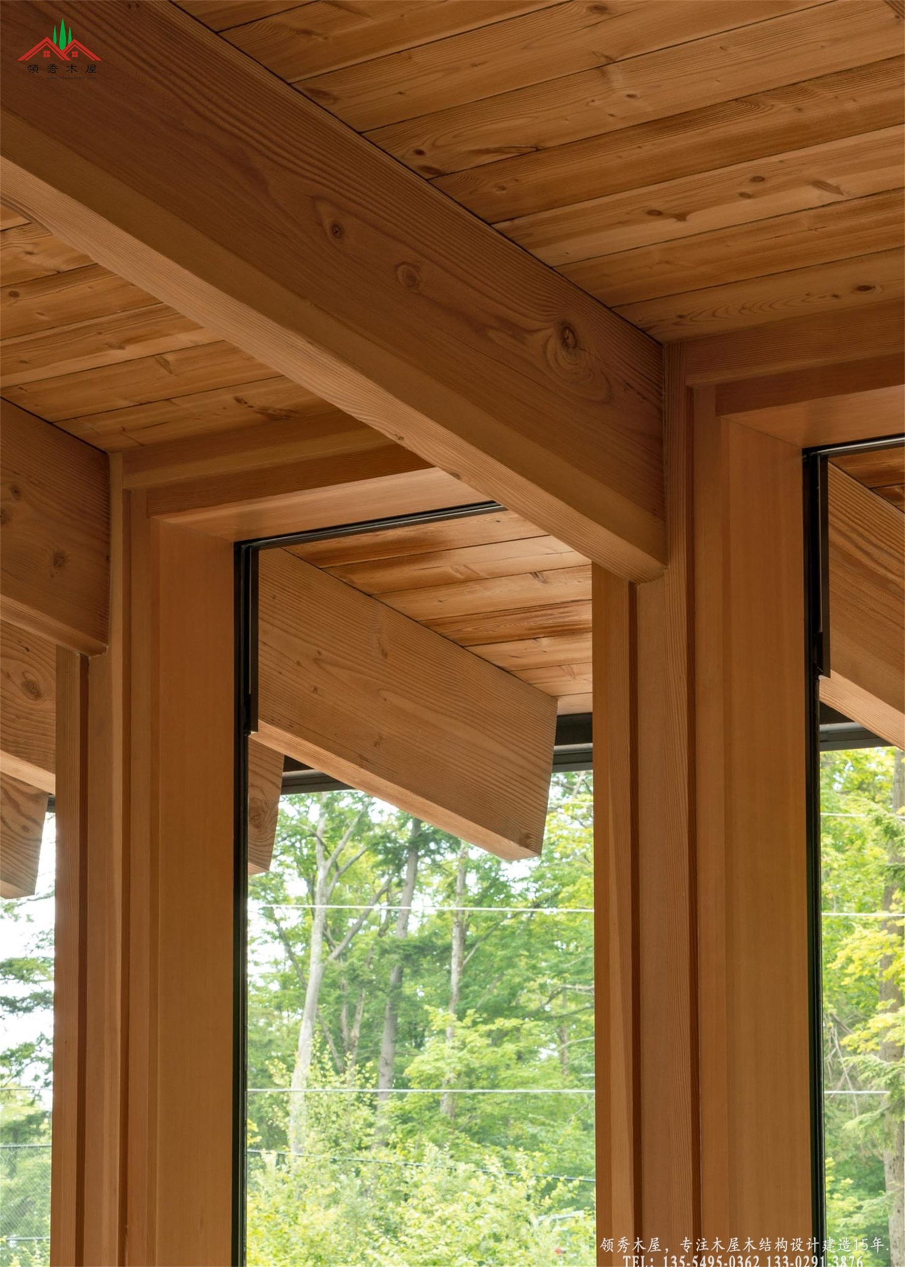 纯粹的木头横梁交叉细节