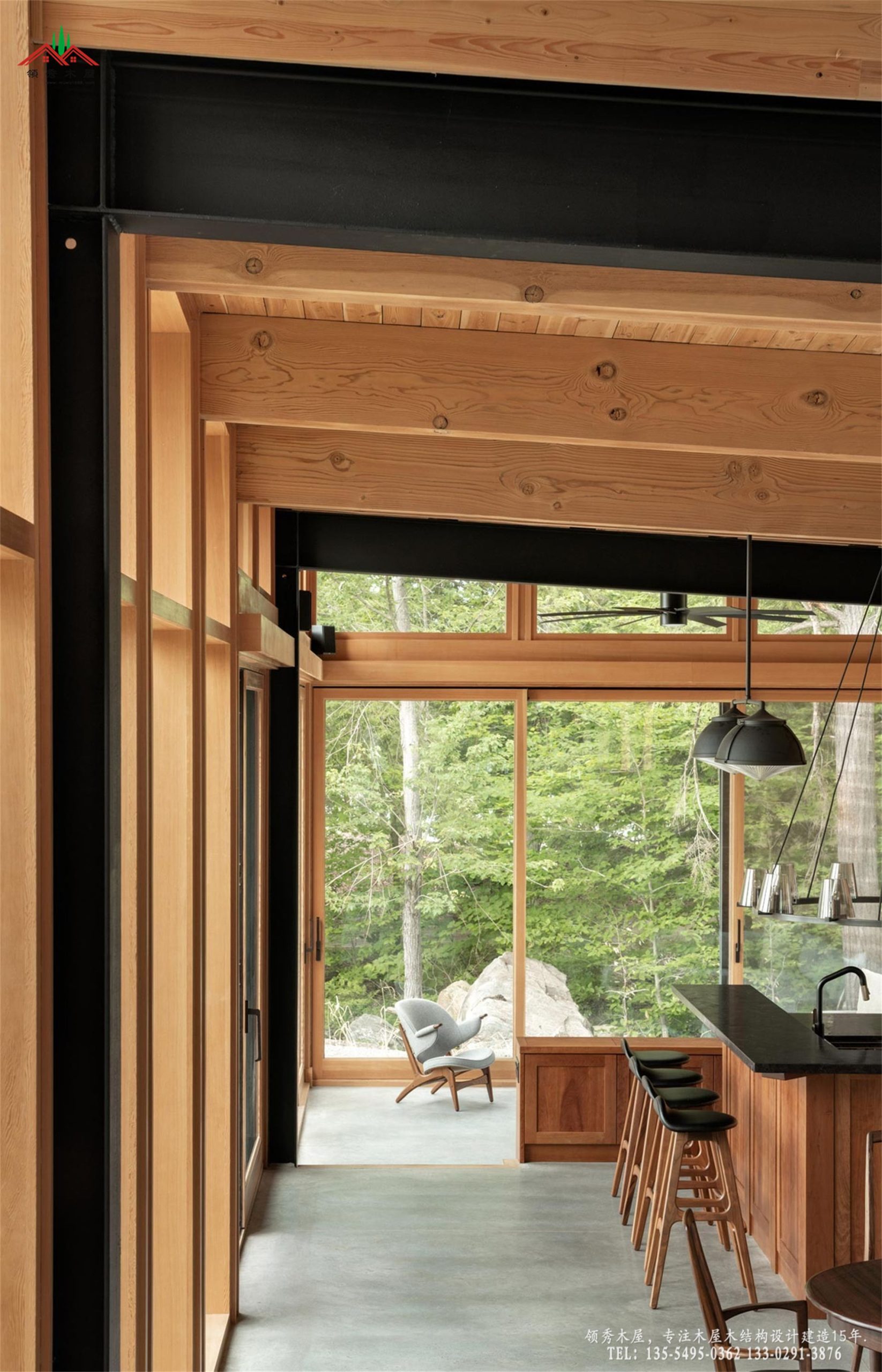 重型工字钢与花旗松实木结合节点特写