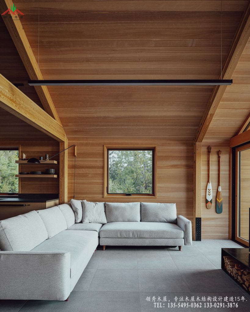 水岸度假木屋-室内布艺沙发特写