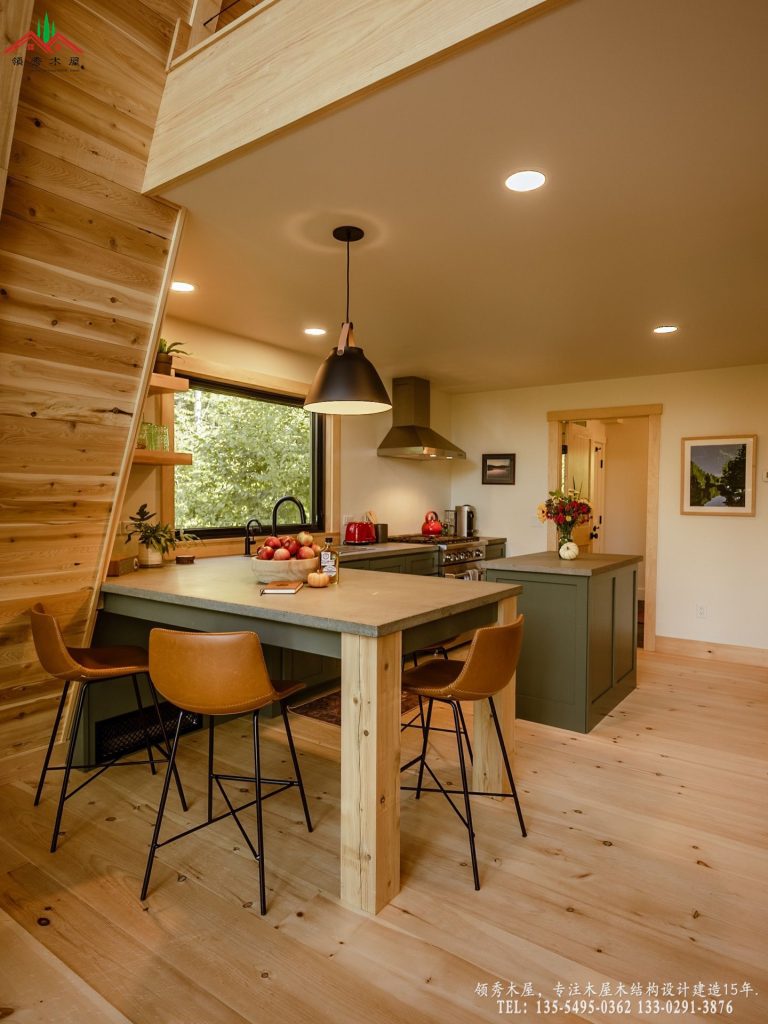 现代黑色A字型木屋:森林赏秋阁楼民宿-厨房特写