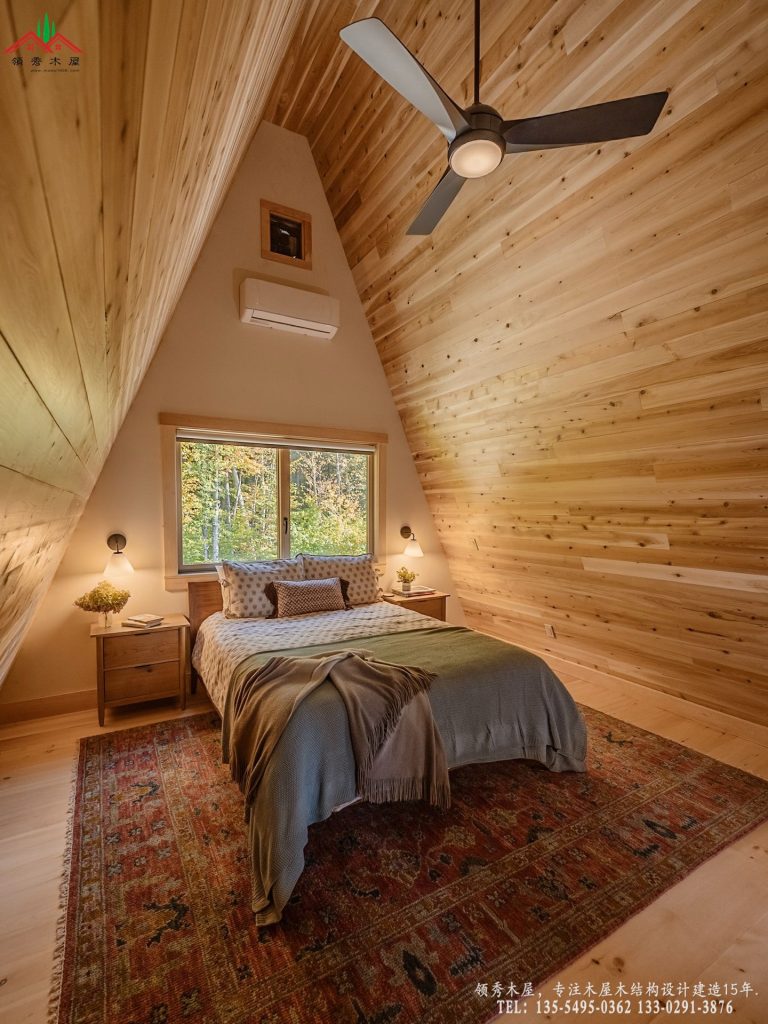 现代黑色A字型木屋:森林赏秋阁楼民宿-阁楼特写