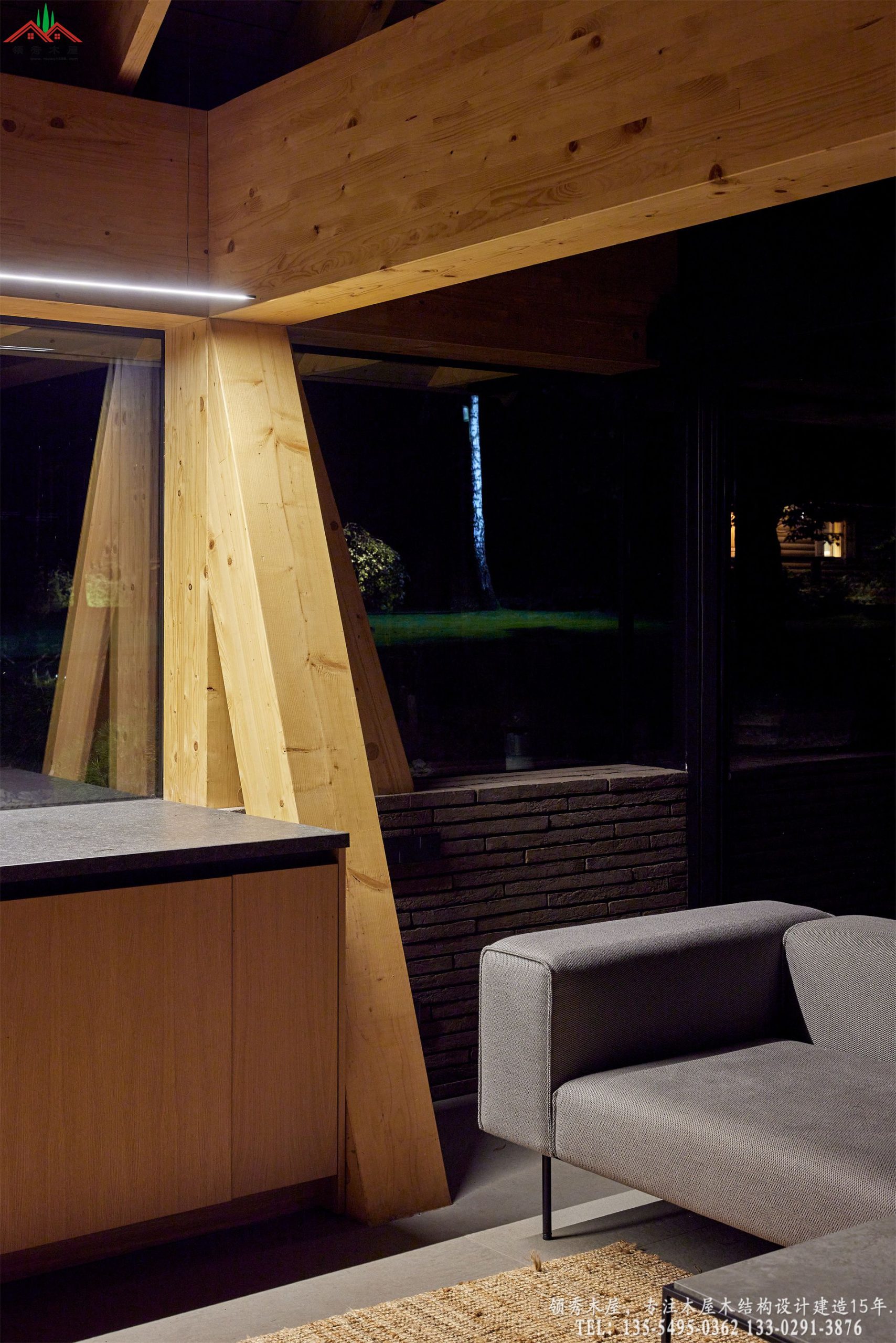 云杉胶合木连接结构特写