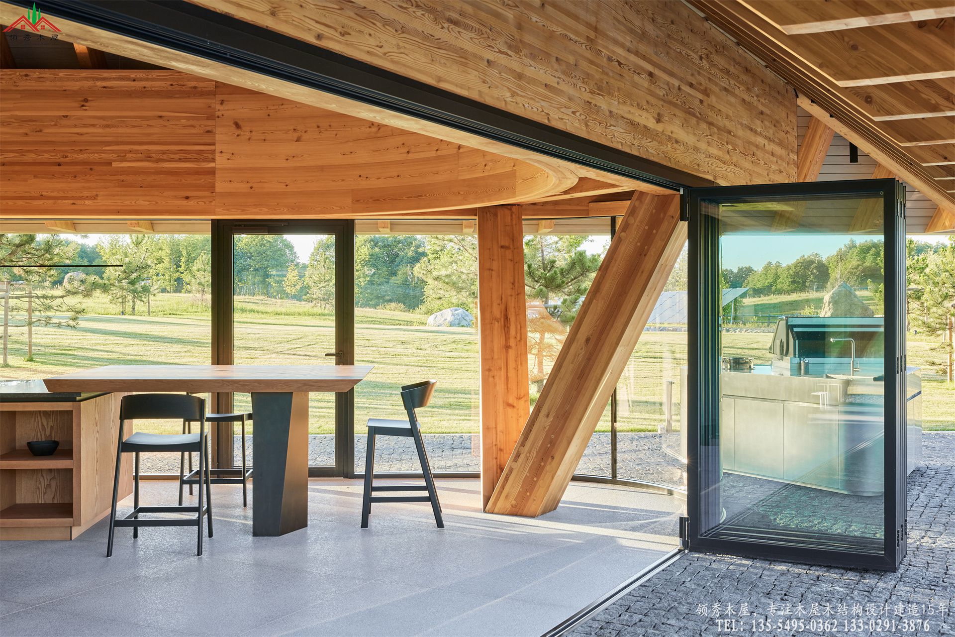 顶奢度假酒店滨水茶室亭-高厚花旗松胶合梁特写