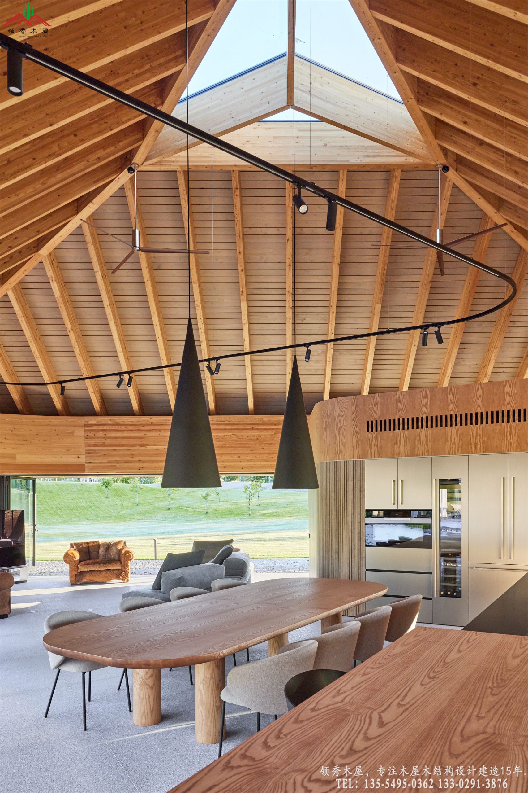 顶奢度假酒店滨水茶室亭-屋顶放射性木骨架特写