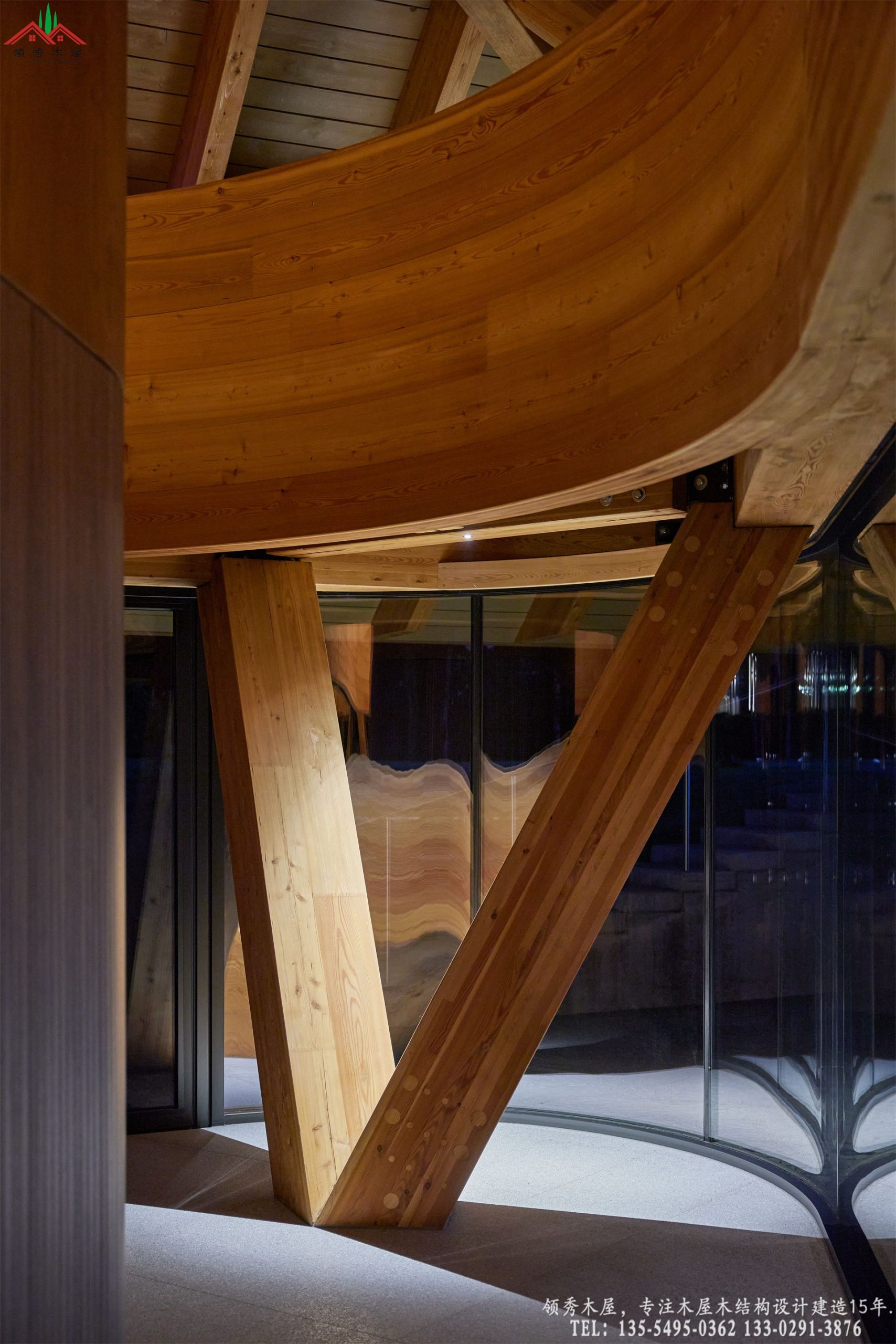 顶奢度假酒店滨水茶室亭-花旗松胶合木连接特写02