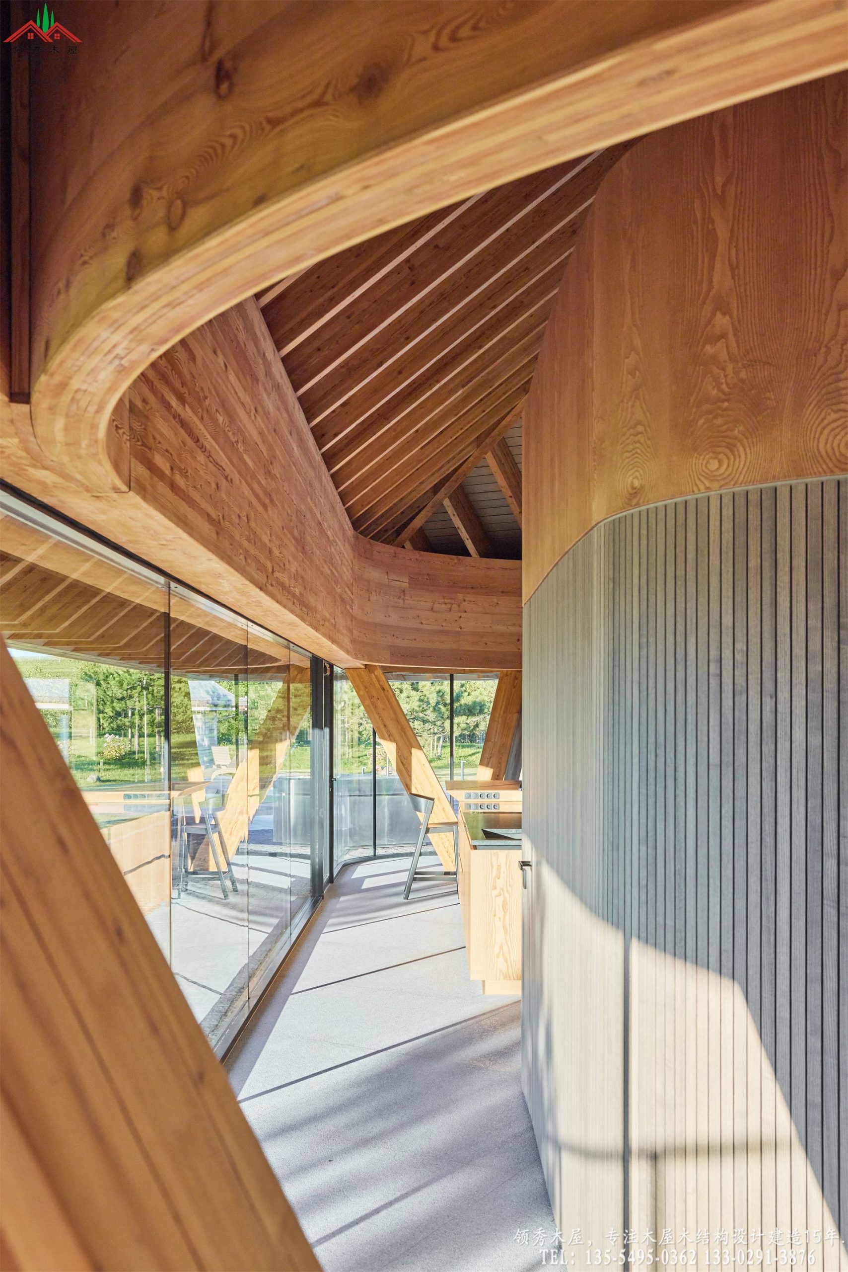 顶奢度假酒店滨水茶室亭-花旗松胶合木连接特写03