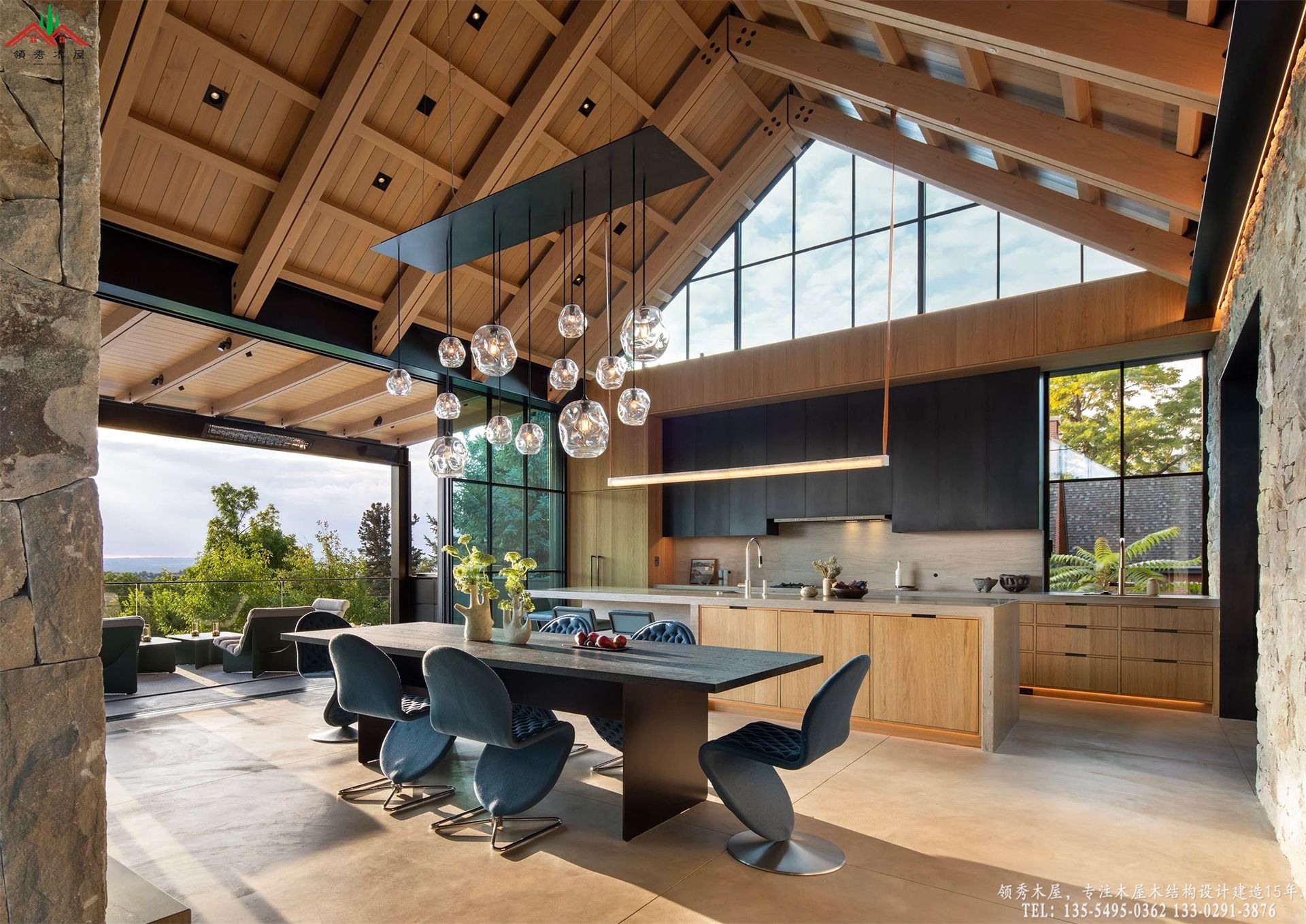 奢华石木结合会所超大VIP长桌宴会厅