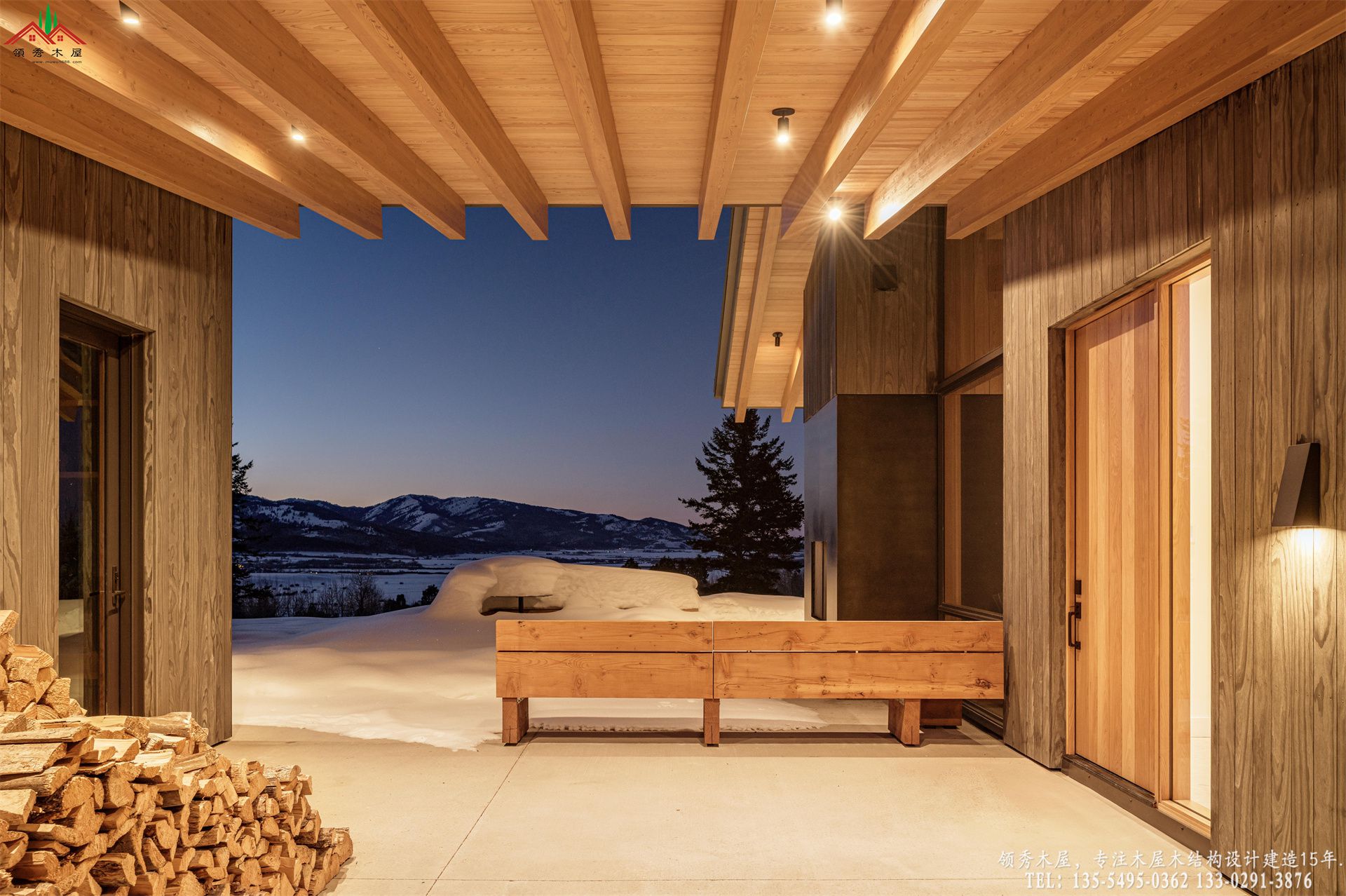 现代山地木屋别墅-入门玄关夜景照