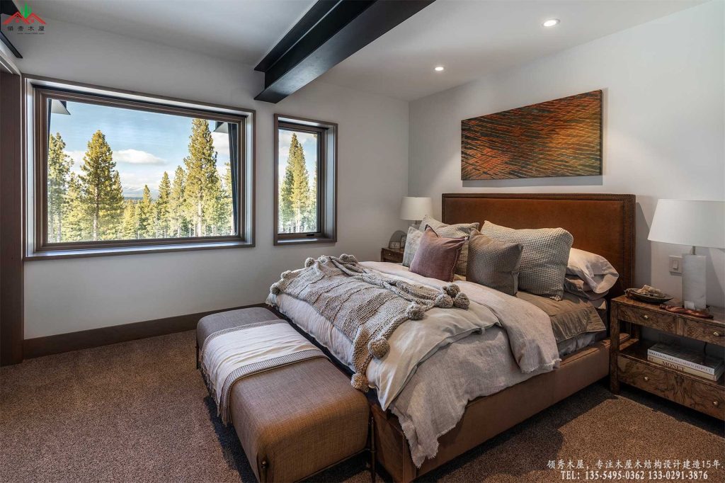 现代极简钢木别墅挑高屋顶景观客卧