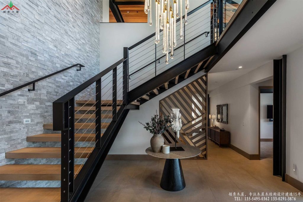现代大宅重型钢架与实木踏步节点工艺