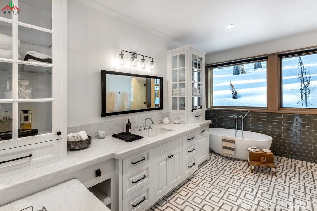 顶奢钢木度假别墅双台盆高级卫浴空间