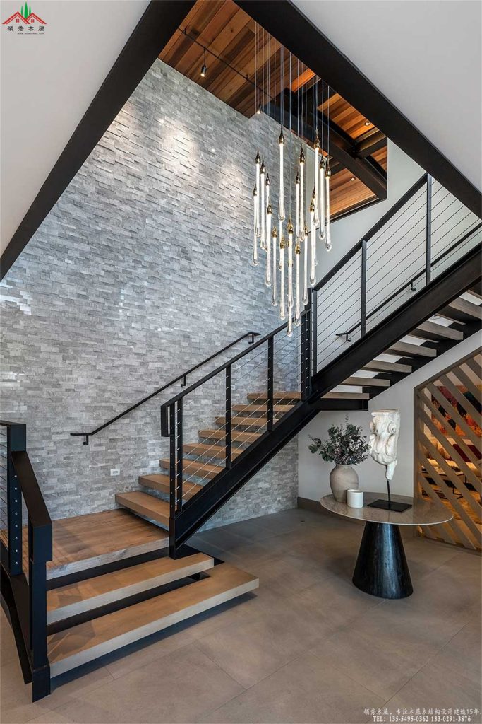 极简工业风钢木结合室内大楼梯设计