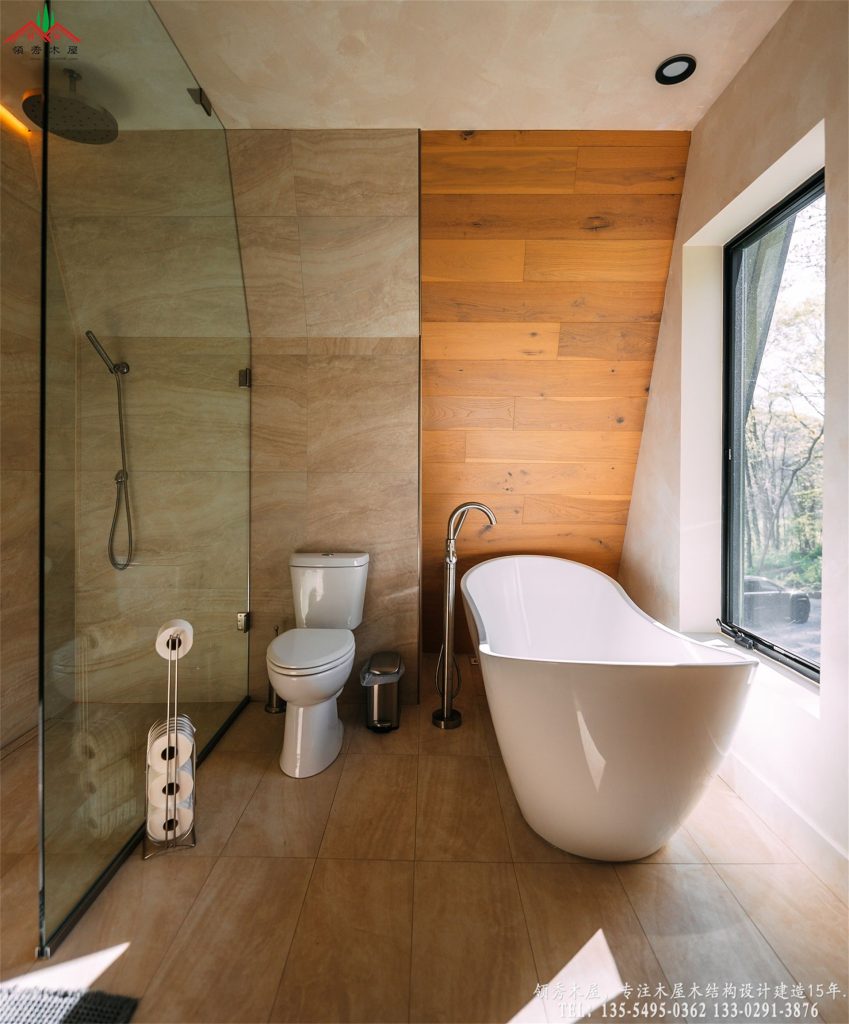 顶奢度假木屋现代卫浴与独立落地浴缸02