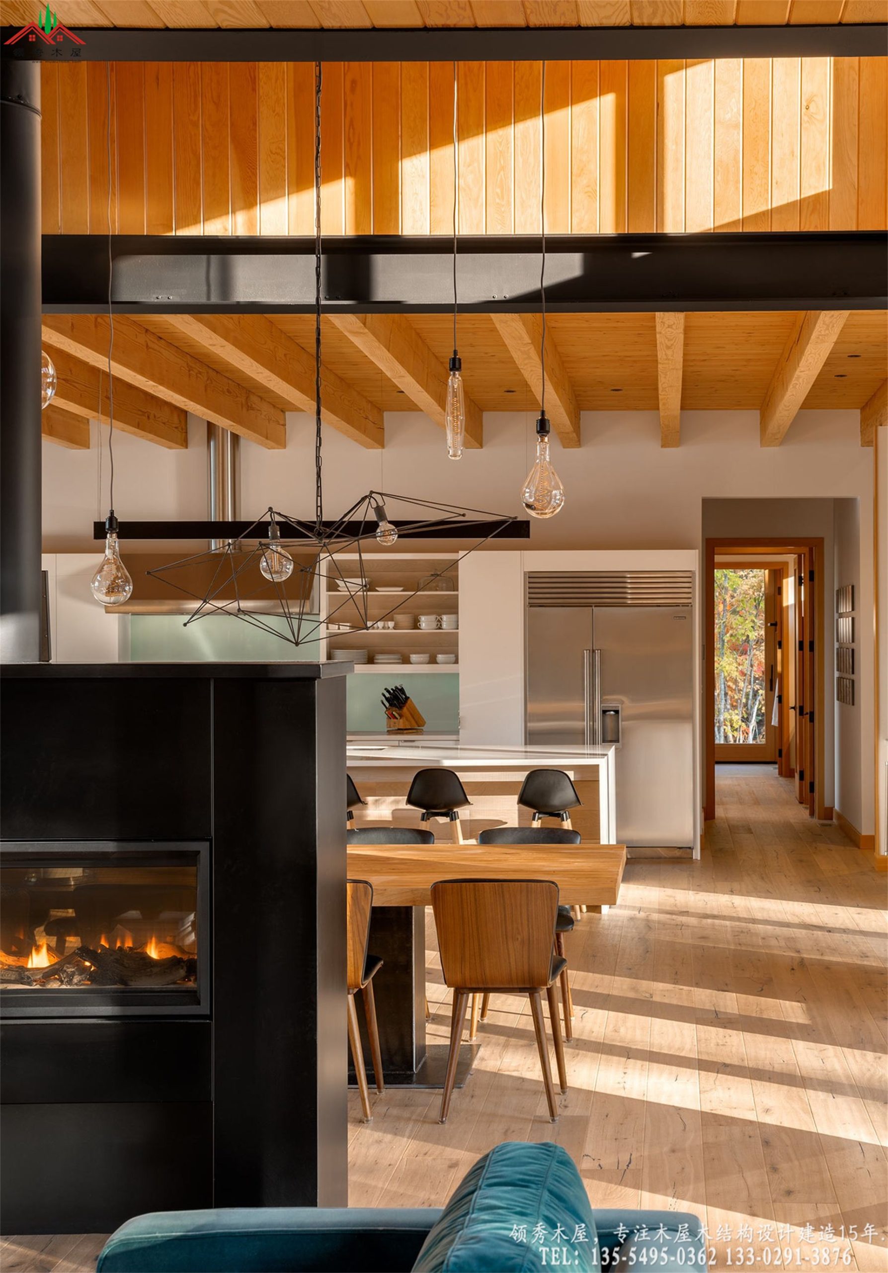 高端木屋会所超大实木长桌与VIP餐厅特写01